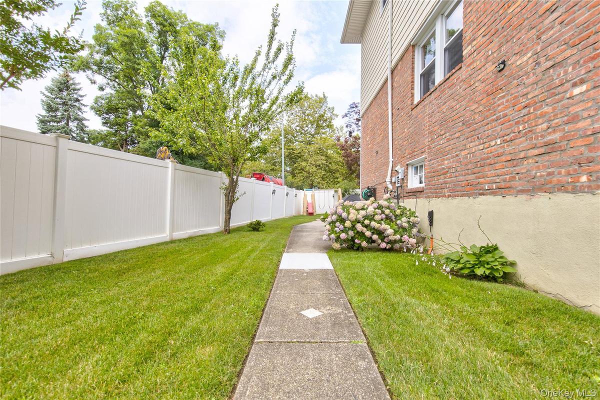 Oakland Gardens $1,249,000 独栋别墅 照片 10