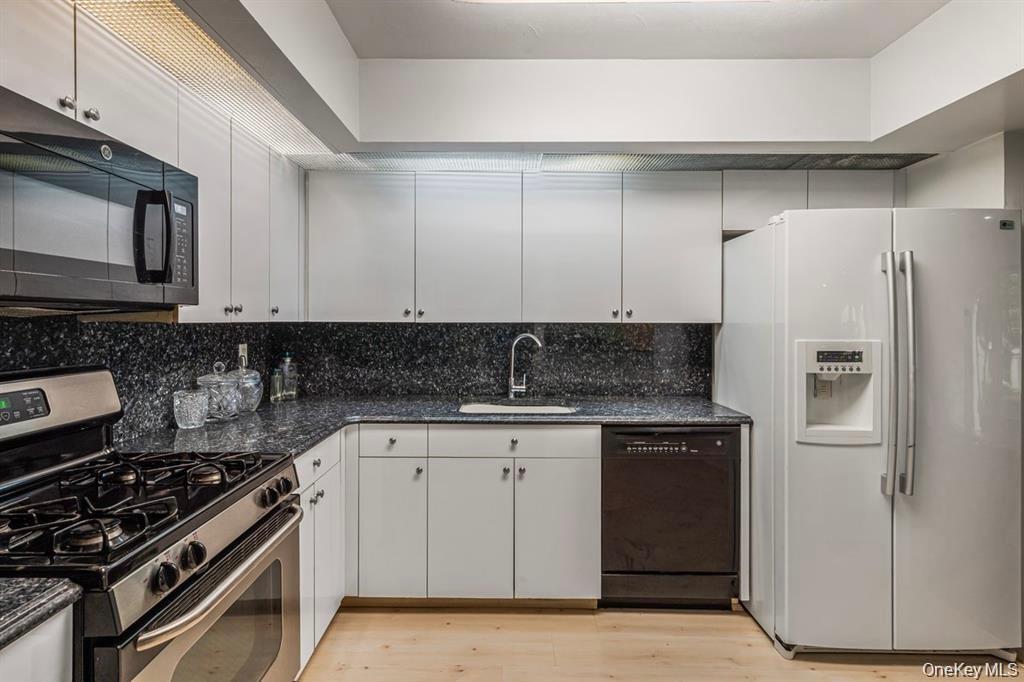 Bayside $799,000 公寓（triplex） 照片 3