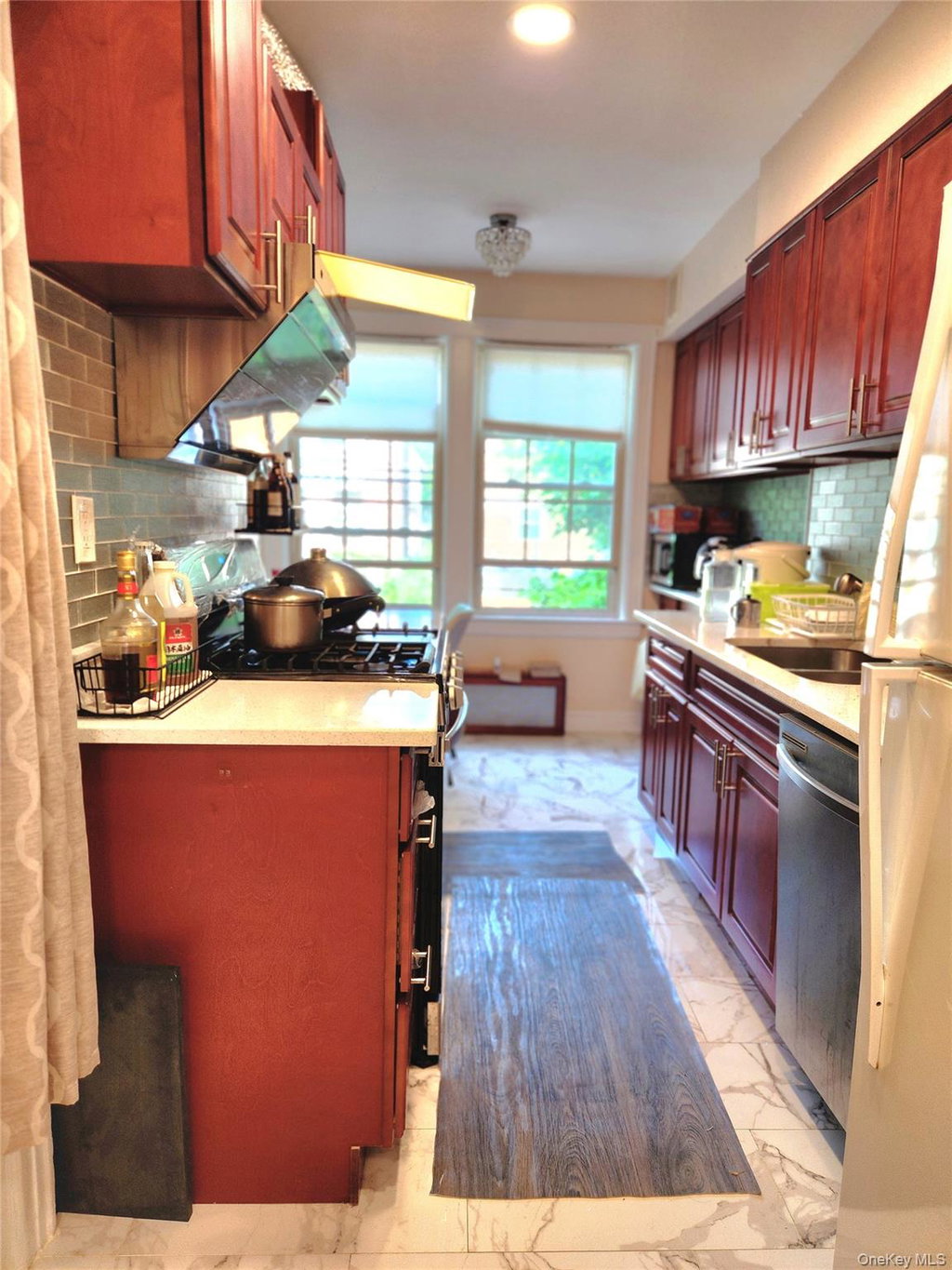 Bayside $968,000 独栋住宅（Tudor 风格） 照片 4